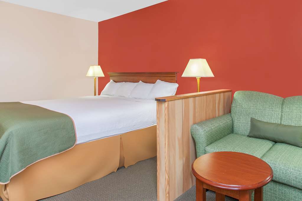 Days Inn & Suites By Wyndham Mt Pleasant Mount Pleasant Room photo